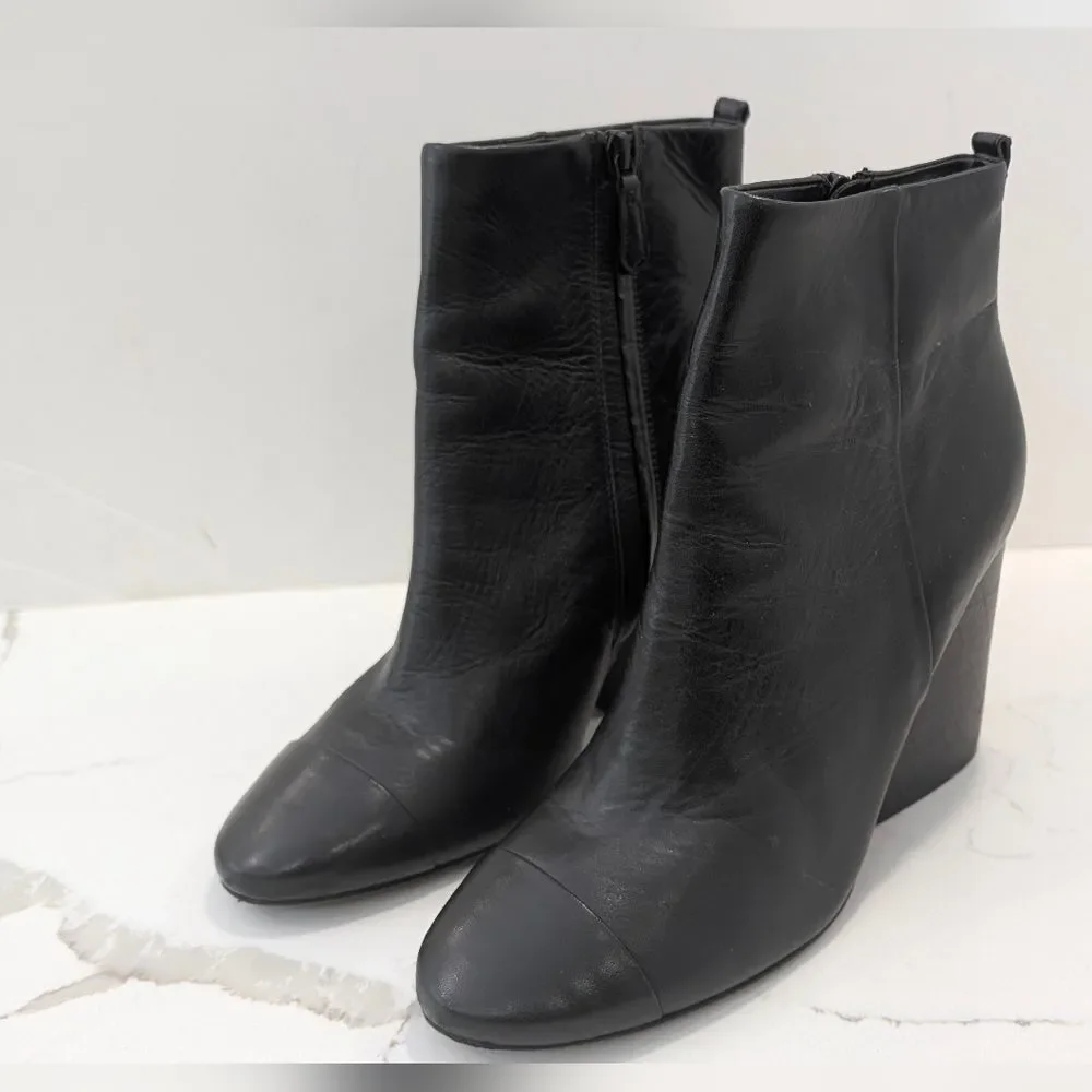 Tory Burch Women's Black Grove Leather Boots Size 10.5 Ankle Zip Cap Toe Western